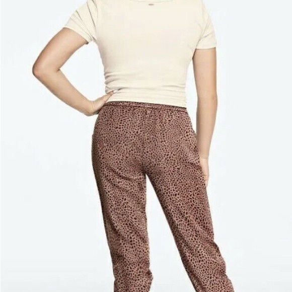 VS Pink: NWOT Leopard Print Joggers (M) - Picture 2 of 6